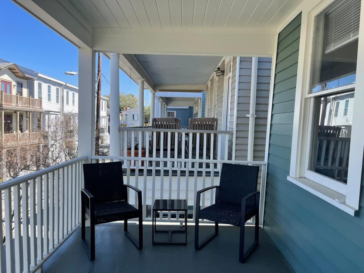 Elegant Duplex Steps To Forsyth! Ferienhaus